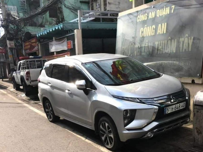 Chiếc ô tô Lộc điều khiển đến Công an phường Tân Thuận Tây. Ảnh: CTV