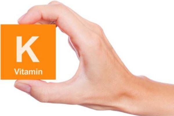 Vitamin K trong cải canh có tác dụng cầm máu, hỗ trợ trao đổi chất.