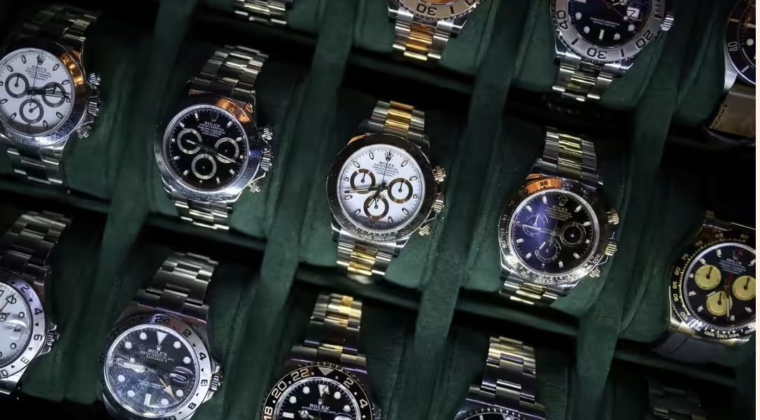 Giá trị của những chiếc Rolex quý hiếm được đấu giá đã tăng 33% trong năm 2021. Nguồn: FT