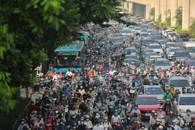 Cung đường Nguyễn Trãi từ lâu đã được ví von là cung đường "cùng khổ".