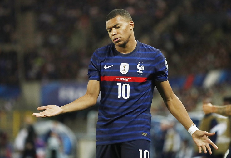 Mbappe từ chối chụp hình&nbsp;cùng đội tuyển Pháp