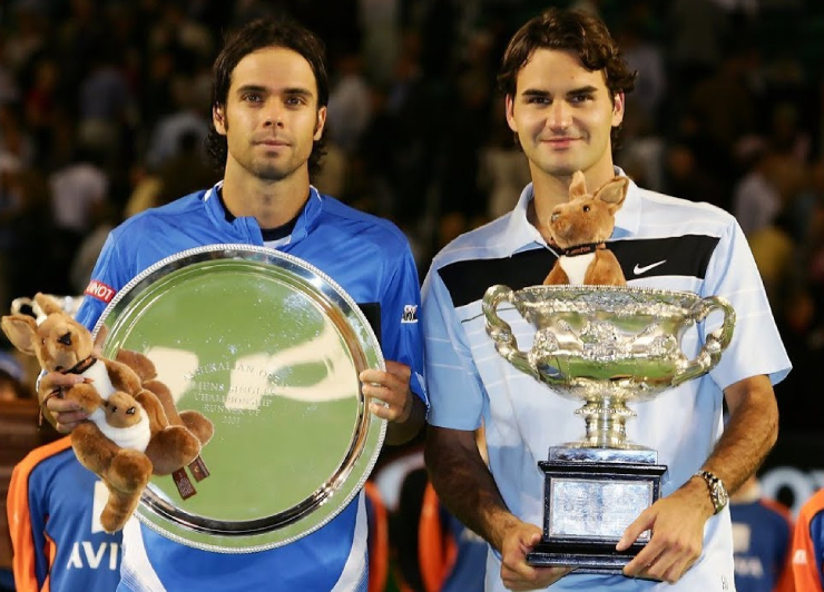 Fernando Gonzalez (Chile). Cũng vẫn là câu chuyện nếu không có sự xuất sắc của Federer đối thủ sẽ giành Grand Slam. Tại Australian Open 2007, Gonzalez đứng trước cơ hội giành Grand Slam duy nhất sự nghiệp, tuy nhiên anh không thể làm điều đó trước "Tàu tốc hành" Thụy Sĩ. Ám ảnh là thứ Gozalez nghĩ về Federer, bởi 13 trận đối đầu với anh chỉ thắng được tay vợt Thụy Sĩ đúng 1 lần.