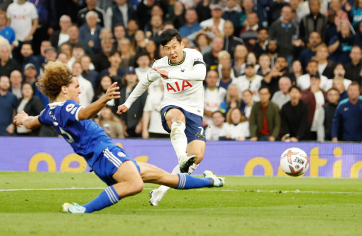 Son Heung Min ghi hat-trick chóng vánh vào lưới Leicester City