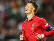 Bóng đá - Ronaldo nguy cơ vắng mặt World Cup vì dự bị ở MU: Báo Bồ Đào Nha lo lắng