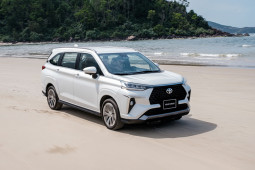 Giá xe Toyota Veloz Cross niêm yết và lăn bánh tháng 9/2022