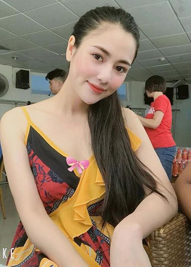Nhan sắc xinh đẹp không thua kém hoa hậu của Việt Hoa.
