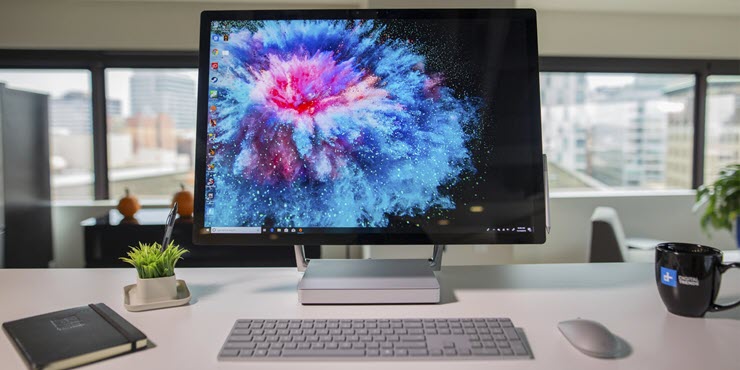 Microsoft tham vọng "đả bại" iMac của Apple với dòng máy tính mới - 1