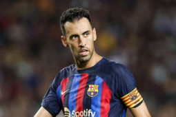 Tin mới nhất bóng đá tối 24/9: Busquets bác bỏ tin đồn anh sẽ rời Barca