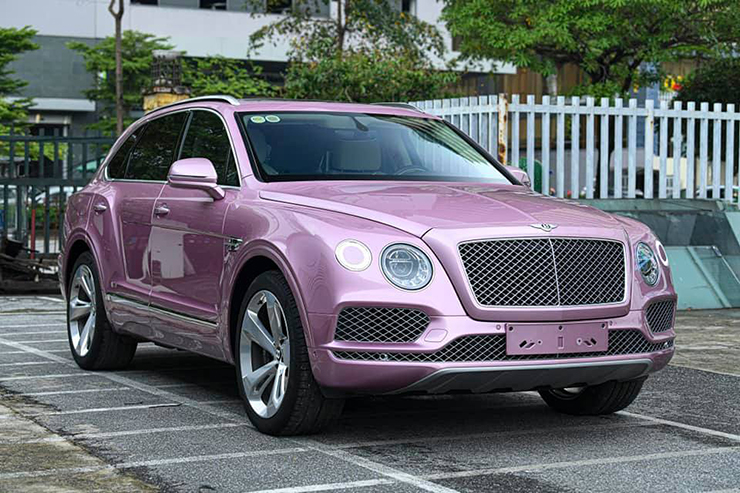 Hàng hiếm Bentley Bentayga màu Passion Pink tại Việt Nam được chào bán “giá rẻ” - 1