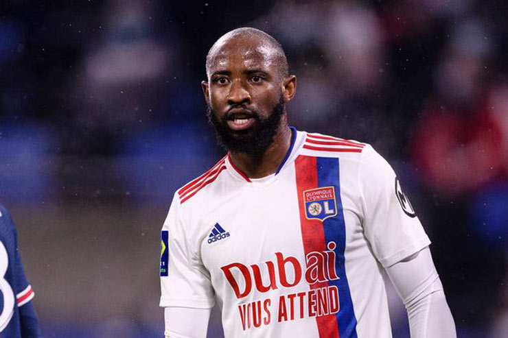 Moussa Dembele đã mất suất đá chính ở Lyon mùa này&nbsp;vào tay Alexandre Lacazette