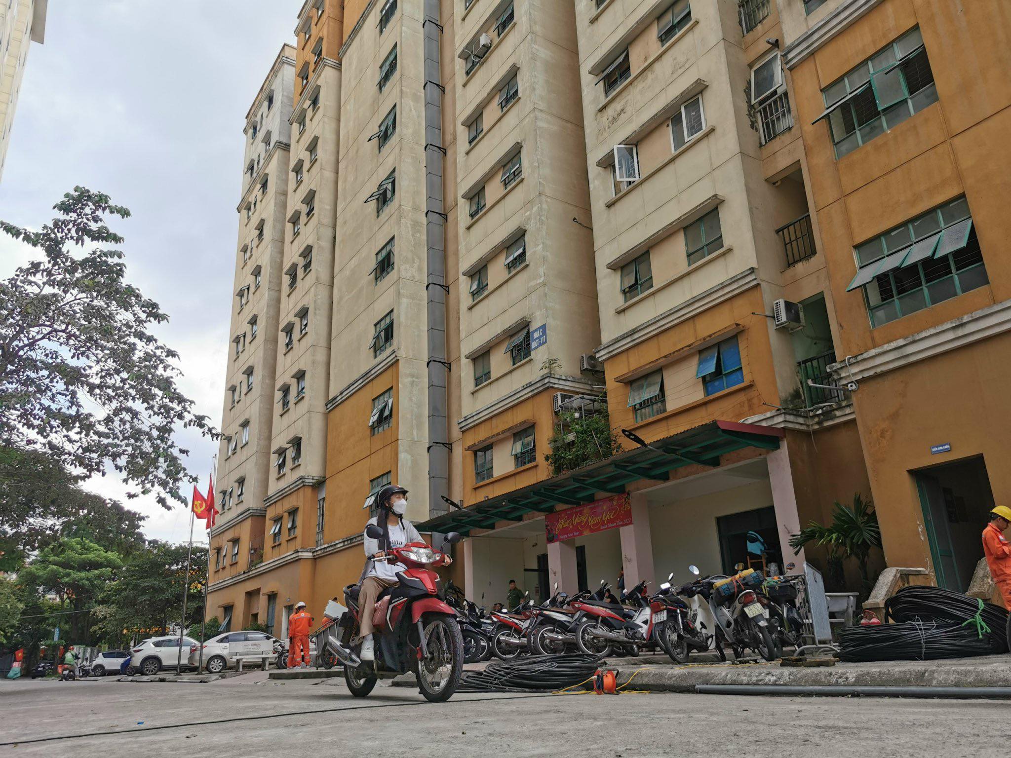 Vụ cháy chung cư ở Hà Nội: Nam thanh niên đốt tủ quần áo để dọa người yêu - 1