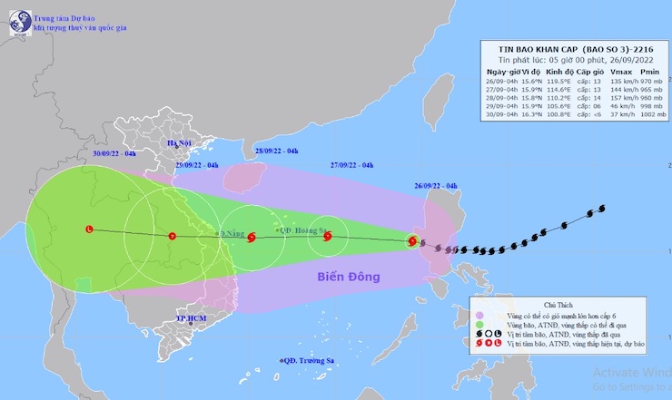 Vị trí đã qua (chấm đen), hiện tại và&nbsp;dự báo hướng di chuyển tiếp theo (chấm đỏ)&nbsp;của bão Noru trên Biển Đông. (Ảnh: Trung tâm Dự báo KTTVQG)