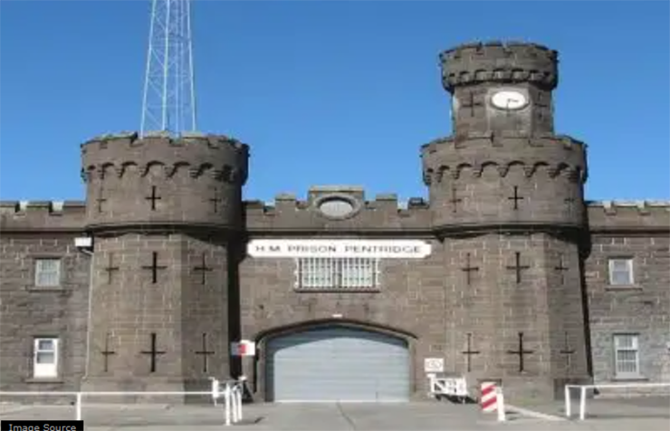 HM Pentridge: Nơi đây từng là một nhà tù được cải tạo thành các căn hộ sang trọng. Điều kỳ lạ là nhiều du khách tuyên bố rằng họ đã nghe thấy giọng nói của một tên tội phạm khét tiếng từ phòng giam số 16 nói liên tục "Ra ngoài".
