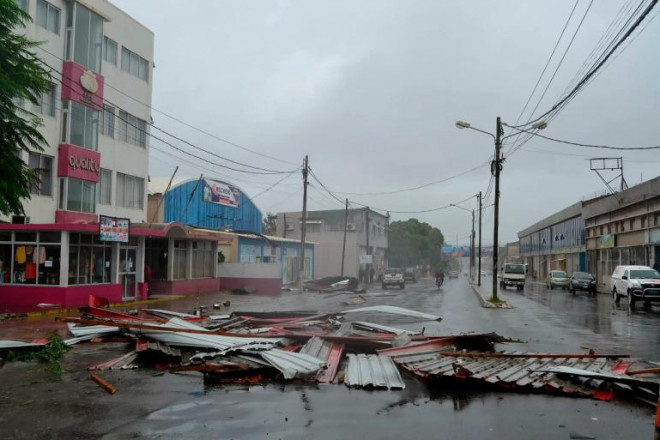 Đường phố tại&nbsp;Nampula, Mozambique hoang tàn sau bão Gombe. Ảnh AP.&nbsp;