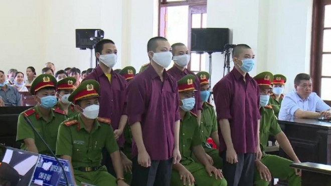 Các bị cáo liên quan vụ "Tịnh thất Bồng Lai" tại phiên tòa ngày 21/7 vừa qua.