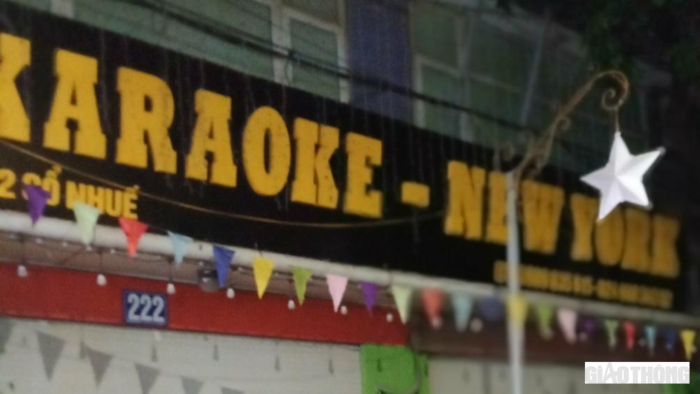 Hà Nội đặt cảnh báo tại các quán karaoke không đủ điều kiện an toàn - 10