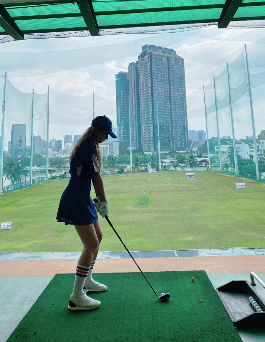 Yaya Trương Nhi chơi&nbsp;golf để có thân hình cân đối.