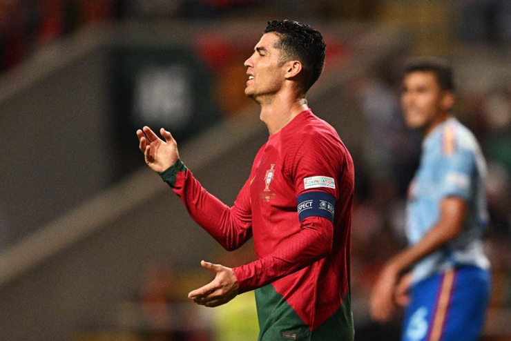 Ronaldo "tịt ngòi" góp phần khiến Bồ Đào Nha thua Tây Ban Nha