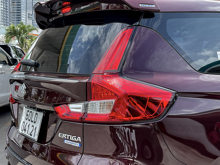 Suzuki Ertiga Hybrid ra mắt khách hàng Việt, giá bán từ 539 triệu đồng - 8
