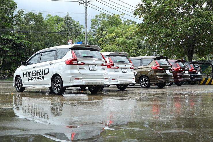 Suzuki Ertiga Hybrid ra mắt khách hàng Việt, giá bán từ 539 triệu đồng - 5
