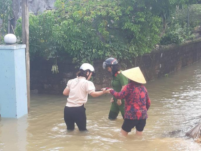 Mưa lũ khiến hơn 7.300 nhà dân bị ngập, 2 người chết, 1 người mất tích - 8