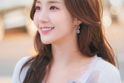 Giữa "bão" chỉ trích, Park Min Young tuyên bố chia tay đại gia tù tội