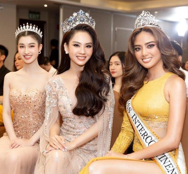 Á hậu Phương Nhi qua ống kính cam thường: Da trắng bật tông, đẹp hơn ảnh qua chỉnh sửa - 7