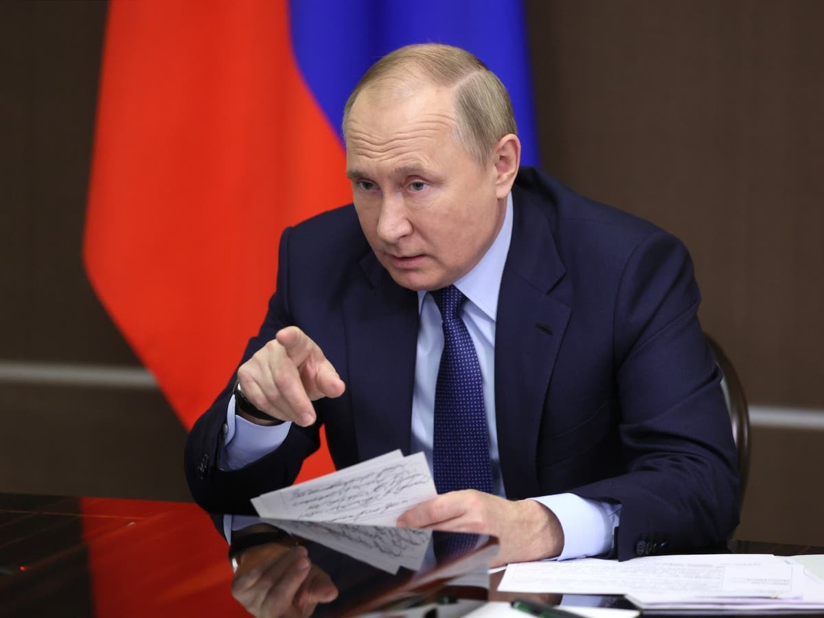 Tổng thống Nga Putin chuẩn bị tham gia lễ ký kết thỏa thuận sáp nhập các vùng lãnh thổ Ukraine (ảnh: Reuters)