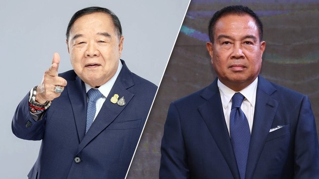 Ông Somyot (phải) đã từ chức vì chịu sức ép từ ông Prawit, người đứng đầu Ủy ban Olympic Thái Lan và là phó thủ tướng nước này