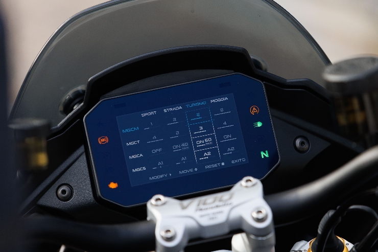 Siêu phẩm Moto Guzzi V100 Mandello sẽ bán tại Việt Nam từ tháng 8/2023 - 6
