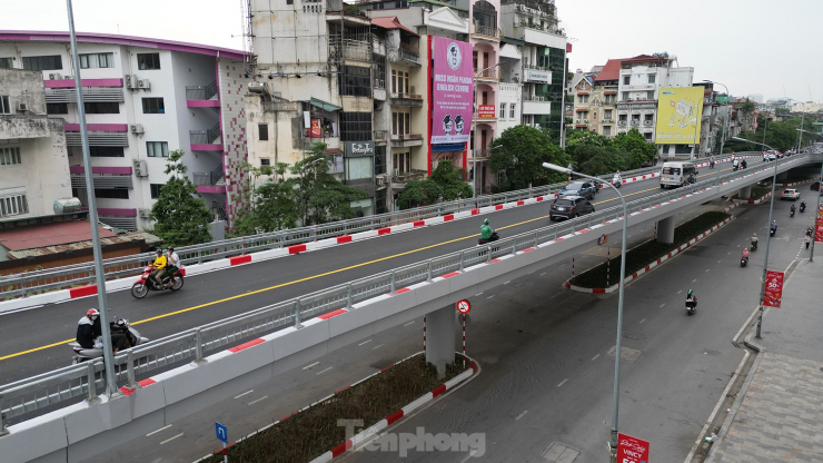 Nút giao thông Chùa Bộc - Phạm Ngọc Thạch sáng đầu tuần sau khi thông xe - 5
