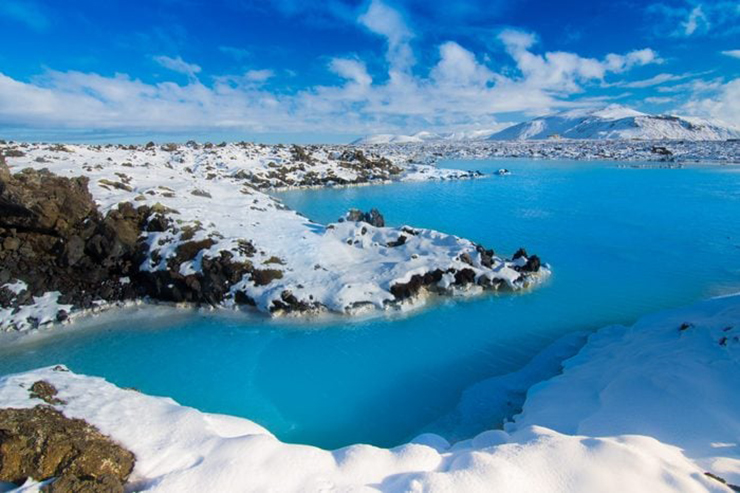 Blue Lagoon thực là một nơi kỳ diệu. Đó là một spa địa nhiệt ở phía tây nam Iceland, bao quanh là&nbsp;cảnh núi lửa hùng vĩ.&nbsp;
