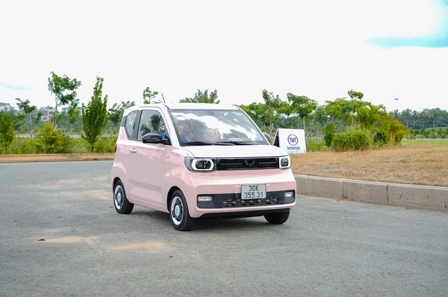 Cách đây ít ngày, TMT Motors đã chính thức cho ra mắt mẫu xe điện Wuling HongGuang MiniEV.
