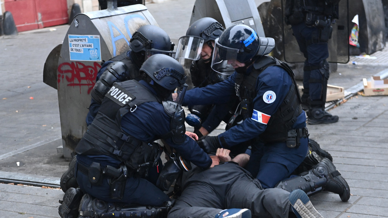 Pháp mạnh tay trấn áp bạo loạn, tuyên án tù giam người nổi loạn - 1