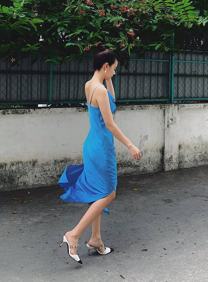Người phụ nữ đẹp nhất Philippines mặc váy lụa lộ khuyết điểm