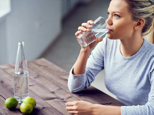 3 lưu ý quan trọng khi uống nước trong mùa hè để tốt cho sức khỏe - 1