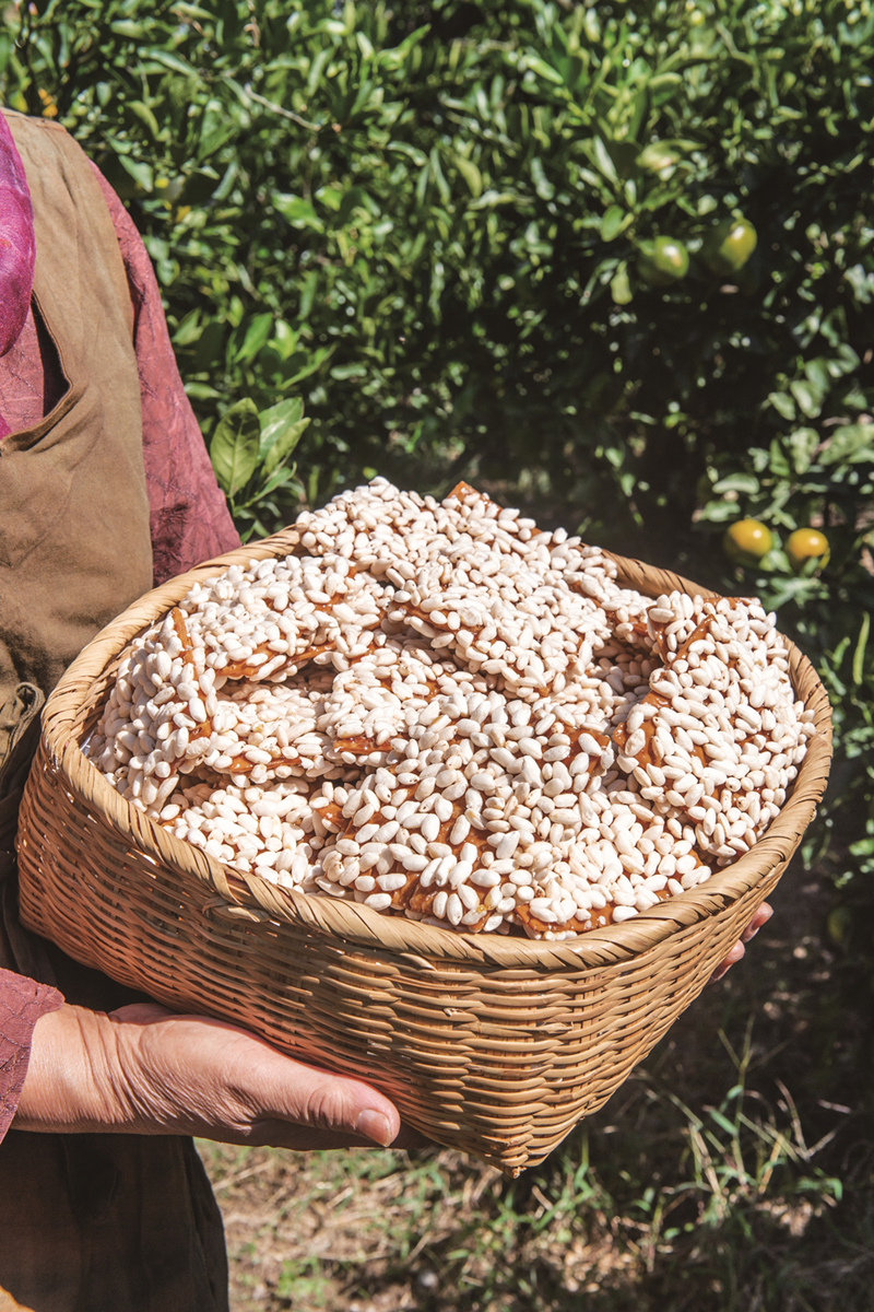 Bánh quýt là sự kết hợp giữa gạo rang, mật ong và hương quýt