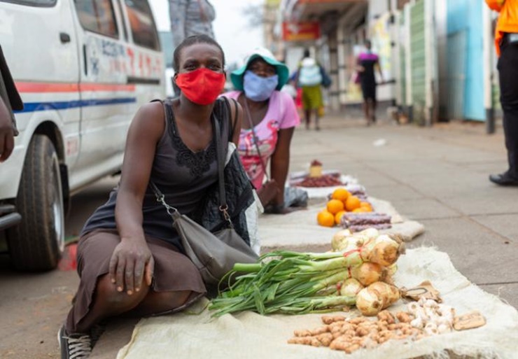 Lạm phát năm 2019 của Zimbabwe đạt 255%, đến năm 2020 tăng vọt lên 557%, theo số liệu của Ngân hàng Thế giới.
