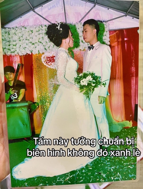 Kết hôn năm 2019, cặp đôi ngắm ảnh cưới như thời “ông bà anh“ - 9