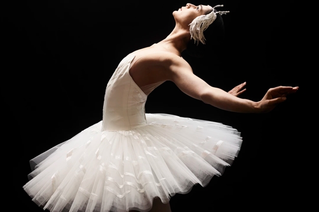 Mạnh Trường mặc váy múa ballet: Sự thật vừa hài vừa xúc động