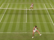 Thể thao - Người đẹp tennis đánh bóng qua 2 chân bị đối thủ &quot;bắt bài&quot; ở Wimbledon