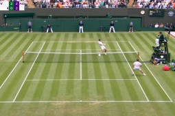 Medvedev phản công đỉnh cao, khiến đối thủ ”đứng hình” ở Wimbledon