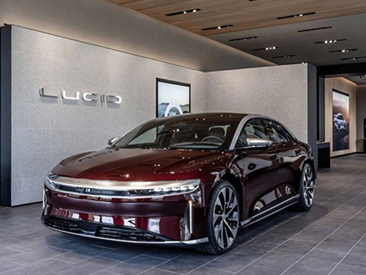 Hãng Lucid Air đánh bạnh Tesla về mẫu xe điện có tốc độ sạc nhanh nhất thế giới - 1