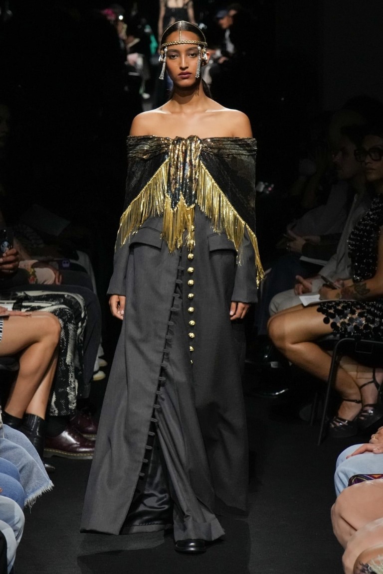 Jean Paul Gaultier Couture Fall 2023 tôn vinh chiếc áo ngực hình nón kinh điển - 19