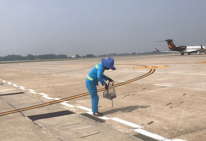 Máy bay cán đinh, mẻ cánh quạt động cơ: Hàng không siết chặt kiểm soát vật thể lạ - 1