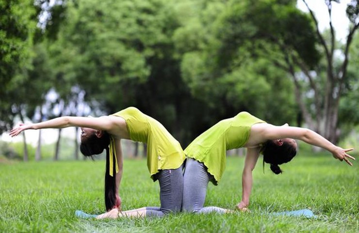 Bên cạnh đó, ngoài chất liệu, kiểu dáng hay màu sắc thì bạn nên chọn những thiết kế phù hợp với số đo cơ thể.&nbsp;
