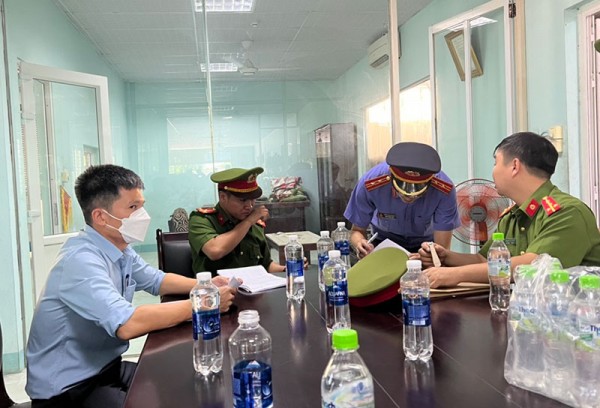 Bắt 2 phó giám đốc trung tâm đăng kiểm tại Quảng Bình về hành vi nhận hối lộ - 2