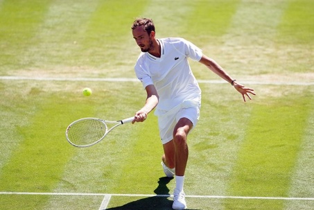 Video bóng đá Medvedev - Mannarino: Kịch tính set 3, ngược dòng loạt tie break (Wimbledon)