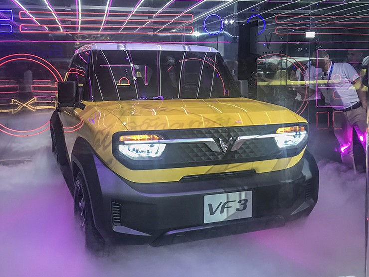 Ảnh thực tế xe VinFast VF 3 đang được trưng bày tại Hà Nội - 1