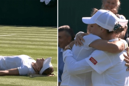 2 người đẹp bị "chuột rút", tập tễnh ôm nhau sau tie-break kỷ lục ở Wimbledon